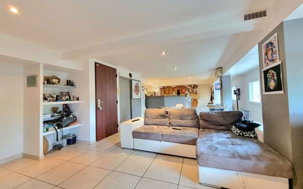 Appartement à vendre    4 pièces • 141,23 m2 La Seyne-sur-Mer