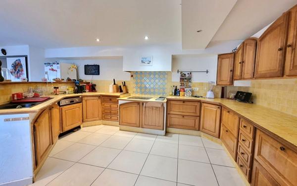 Appartement à vendre    4 pièces • 141,23 m2 La Seyne-sur-Mer