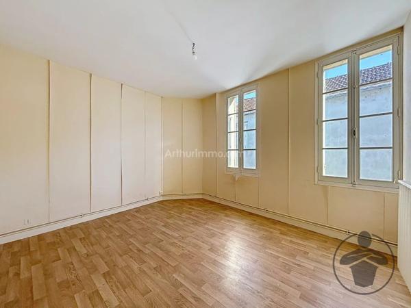 Vente Immeuble 8 pièces 162 m2 à Coutras