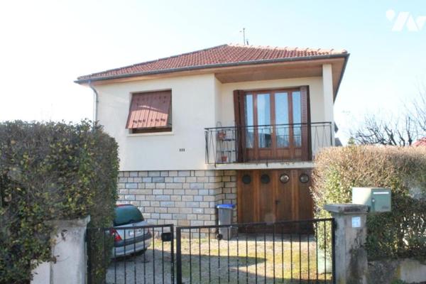 VAROIS-et-CHAIGNOT - Secteur résidentiel - Maison TYPE 5 au calme à conforter