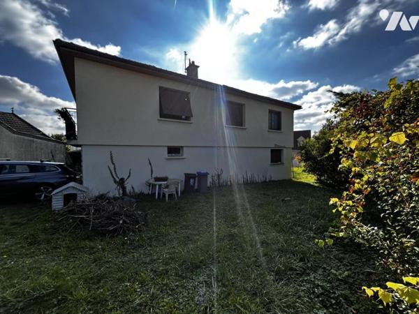 VAROIS-et-CHAIGNOT - Secteur résidentiel - Maison TYPE 5 au calme à conforter