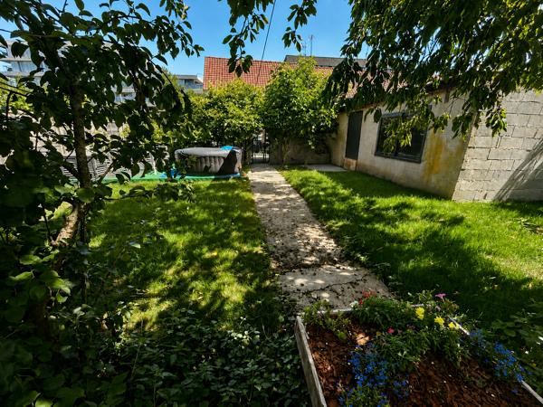 LILLE 5 MN DU METRO CHR JOLIE SEMI INDIVIDUELLE SUR 376M²