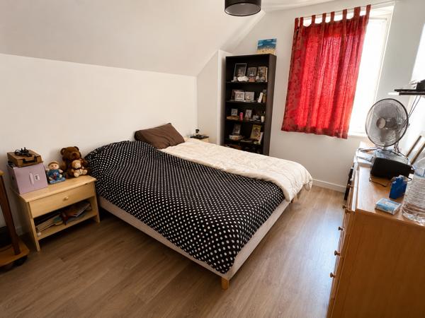 LILLE 5 MN DU METRO CHR JOLIE SEMI INDIVIDUELLE SUR 376M²