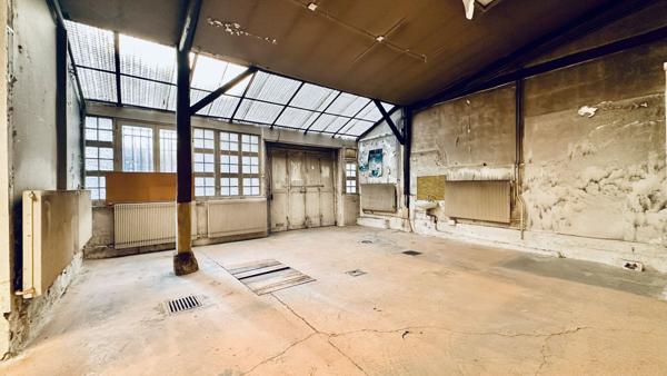 A VENDRE ATELIER / LOFT "COMME UNE MAISON" 116 M2 PARIS 10E CANAL SAINT MARTIN RUE RECHERCHÉE