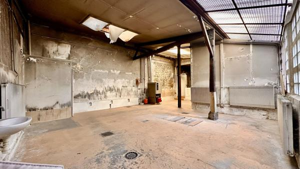A VENDRE ATELIER / LOFT "COMME UNE MAISON" 116 M2 PARIS 10E CANAL SAINT MARTIN RUE RECHERCHÉE