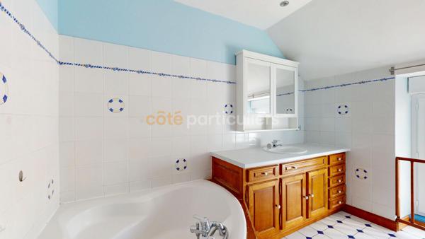 Vente
                Immeuble138 m² - 6 Pièces -
                    BOURGVALLEES (50750)