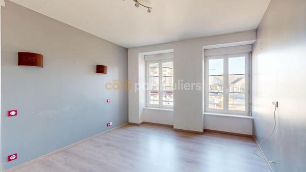 Vente
                Immeuble138 m² - 6 Pièces -
                    BOURGVALLEES (50750)