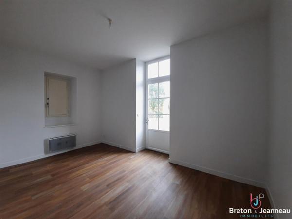 Appartement Le Genest Saint Isle 3 pièce(s) 73 m2