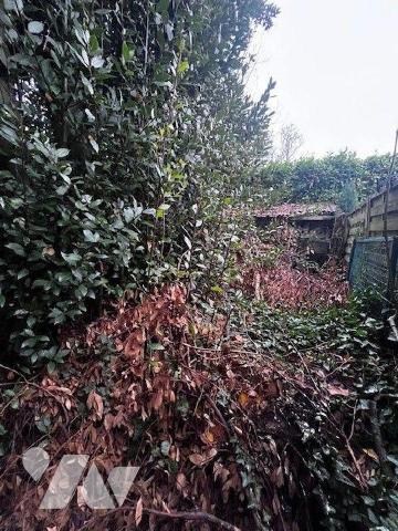 HEM (59510) - Maison dans un état de dégradation avancée, située en impasse de 5 pièces compren...