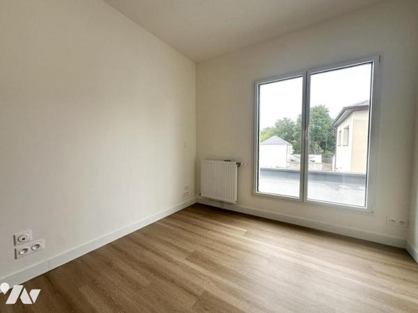 THOUARE SUR LOIRE - Maison récente avec 5 chambres, garage et jardin exposé Sud