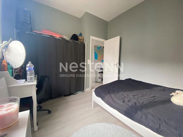 Maison située en plein centre ville de La Ferté Alais - Pièce de vie spacieuse - 3 chambres - cave partielle - terrain clos de 352 m2