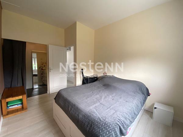 Maison située en plein centre ville de La Ferté Alais - Pièce de vie spacieuse - 3 chambres - cave partielle - terrain clos de 352 m2