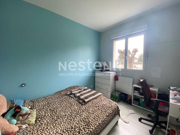 Maison située en plein centre ville de La Ferté Alais - Pièce de vie spacieuse - 3 chambres - cave partielle - terrain clos de 352 m2