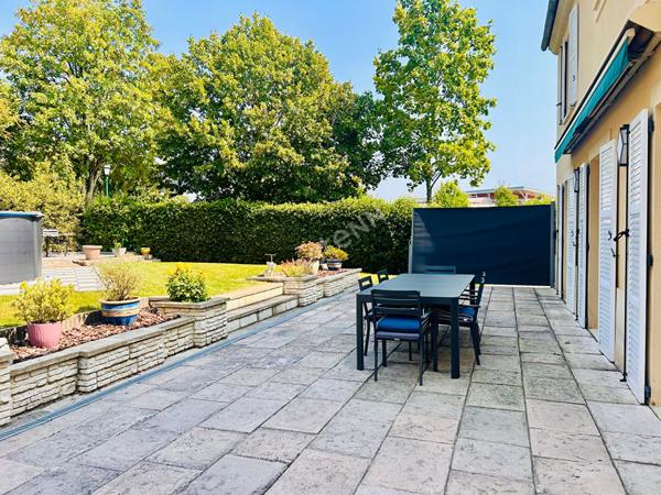 Maison Marines 8 pièces - 197m²