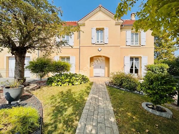 Maison Marines 8 pièces - 197m²