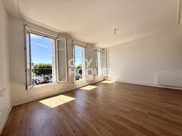 APPARTEMENT RENOVE TROUVILLE SUR MER - VUE PORT