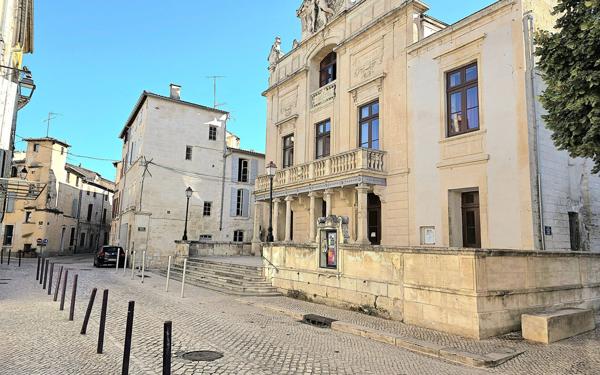 Maison à vendre    5 pièces •  Tarascon