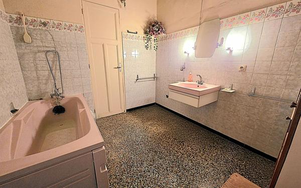 Maison à vendre    5 pièces •  Tarascon