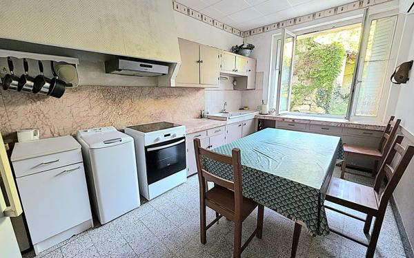 Maison à vendre    5 pièces •  Tarascon