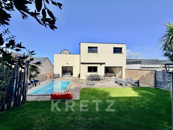 VILLA CONTEMPORAINE D’EXCEPTION AVEC PISCINE, ROOFTOP ESPACE BIEN-ÊTRE – JARDIN - GARAGE