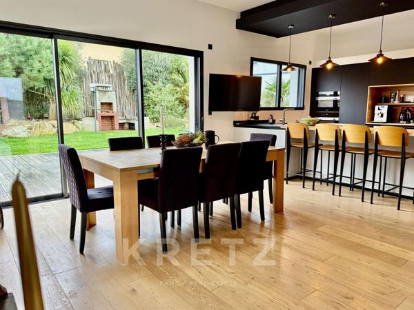 VILLA CONTEMPORAINE D’EXCEPTION AVEC PISCINE, ROOFTOP ESPACE BIEN-ÊTRE – JARDIN - GARAGE