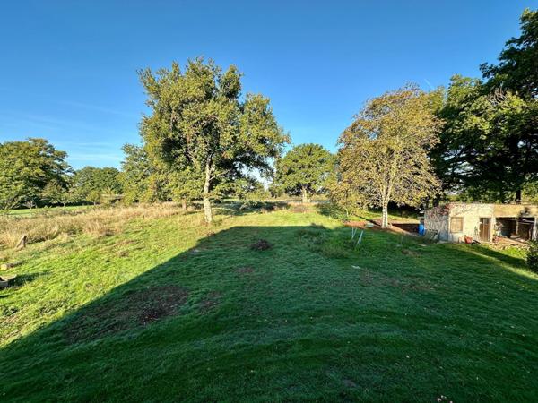 Maison à la campagne avec dépendances