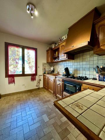 Maison à la campagne avec dépendances