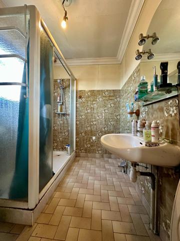 Maison à la campagne avec dépendances