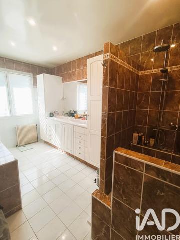 Maison à vendre 6 pièces 132,42 m² Saint-Germain-lès-Arpajon