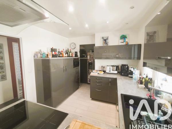 Maison à vendre 6 pièces 132,42 m² Saint-Germain-lès-Arpajon