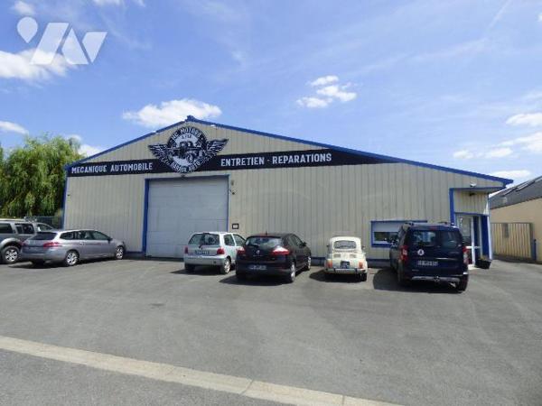 Local commercial avec logement de 2 pièces sur terrain de 1191 m2