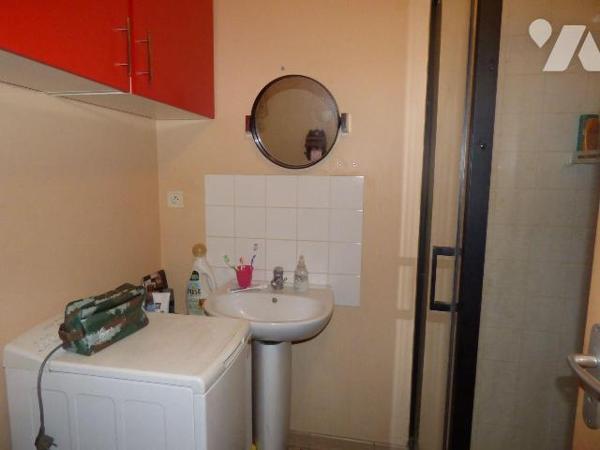 Local commercial avec logement de 2 pièces sur terrain de 1191 m2