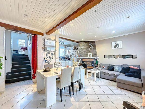 maison familiale avec 3 chambres et une dépendance