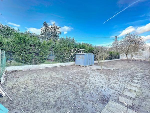 maison familiale avec 3 chambres et une dépendance