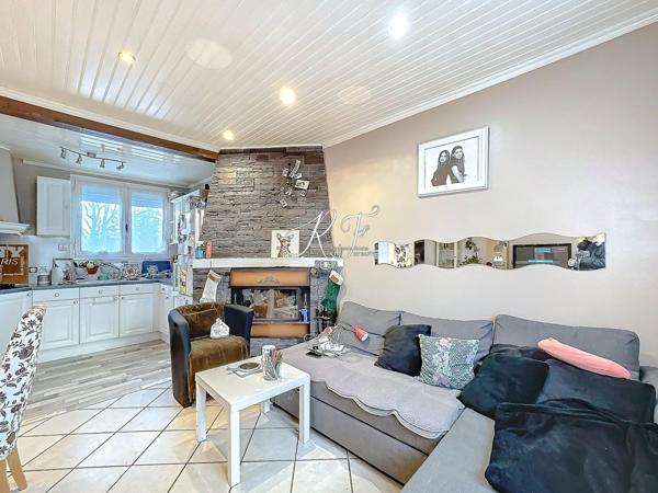 maison familiale avec 3 chambres et une dépendance