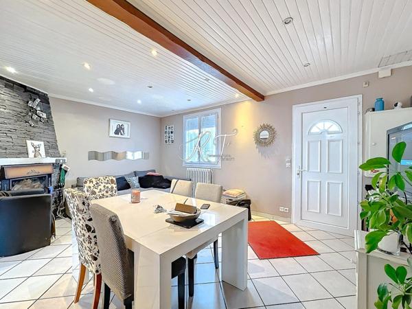 maison familiale avec 3 chambres et une dépendance