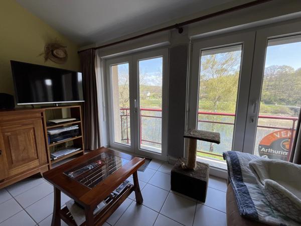 Vente                                                      Appartement
                        
                     3 pièces                                         à Salles-Curan