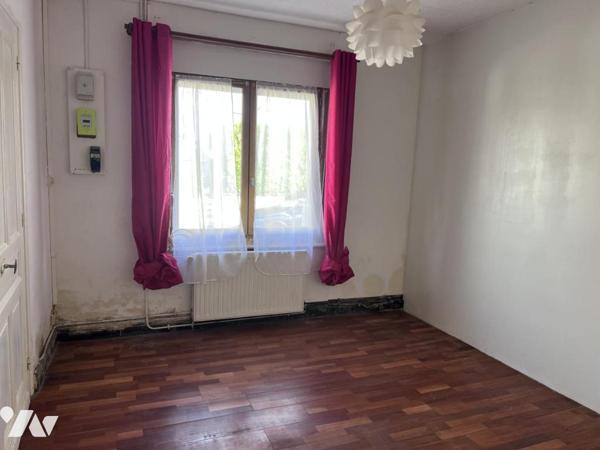 MAISON SEMI-MITOYENNE