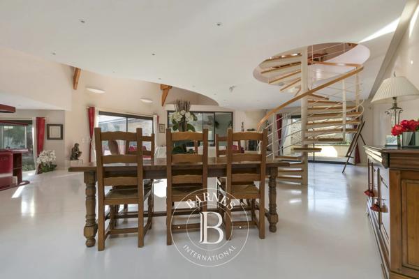 Verrières-le-Buisson, Maison 7 Chambres -  482 m² à vendre