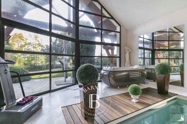 Verrières-le-Buisson, Maison 7 Chambres -  482 m² à vendre