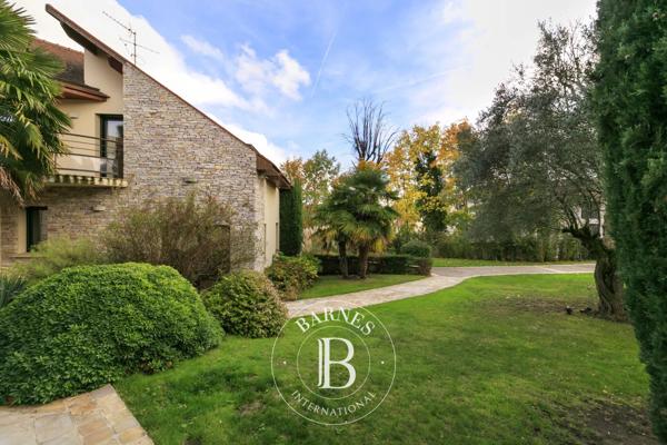 Verrières-le-Buisson, Maison 7 Chambres -  482 m² à vendre