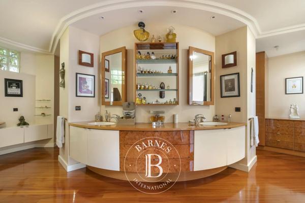 Verrières-le-Buisson, Maison 7 Chambres -  482 m² à vendre