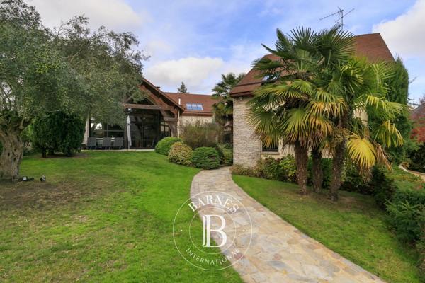 Verrières-le-Buisson, Maison 7 Chambres -  482 m² à vendre