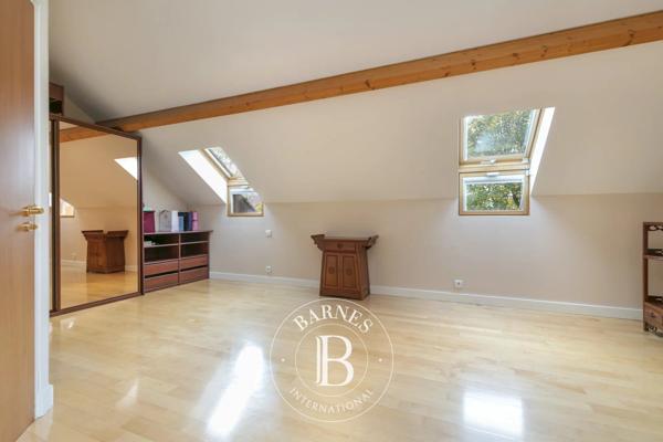 Verrières-le-Buisson, Maison 7 Chambres -  482 m² à vendre