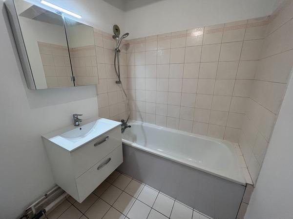 Location : appartement F2 à MELUN 49m²