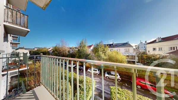 Appartement F2 à vendre  2 pièces - 46,89 m 2   NANTES  - 44
