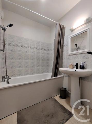Appartement F2 à vendre  2 pièces - 46,89 m 2   NANTES  - 44