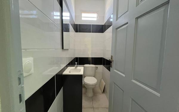 Appartement à louer    3 pièces • 54 m2 Saint-François