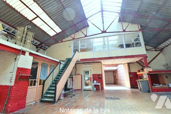 Hangar avec maison attenante - Vente - Armentières (59280)

Ensemble immobilier situé à Armen...