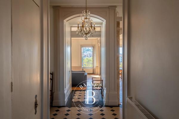 Lyon 6ème, Appartement 1 Chambre -  130 m² à vendre